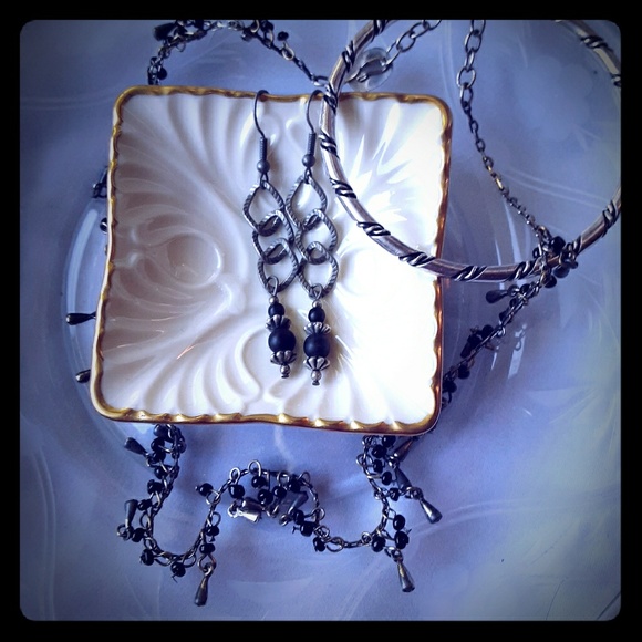 Bold Silver & Black Zar Necklace Set - Picture 1 of 8